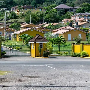 Holiday home Emerald 2 Bed 10 Mins 24hrs Hot Water Wi Fi, Ocho Rios